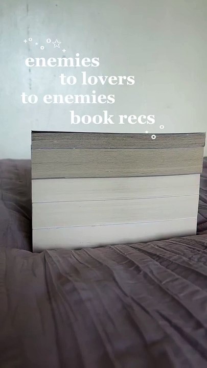 a superior book trope  #BookTok #books #bookrecs #bookrecommendations #enemiestolovers #enemiestoloverstoenemies #fantasybooktok #yafantasy #fyp