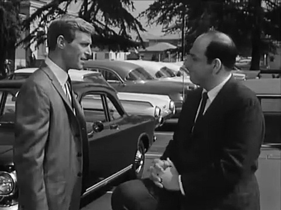 Mr  Novak S01E03 I Don't Even Live Here