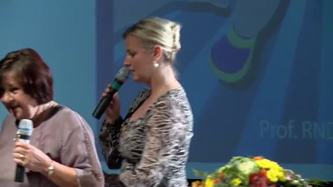 Varovné signály očkování, prof. Anna Strunecká - křest knihy