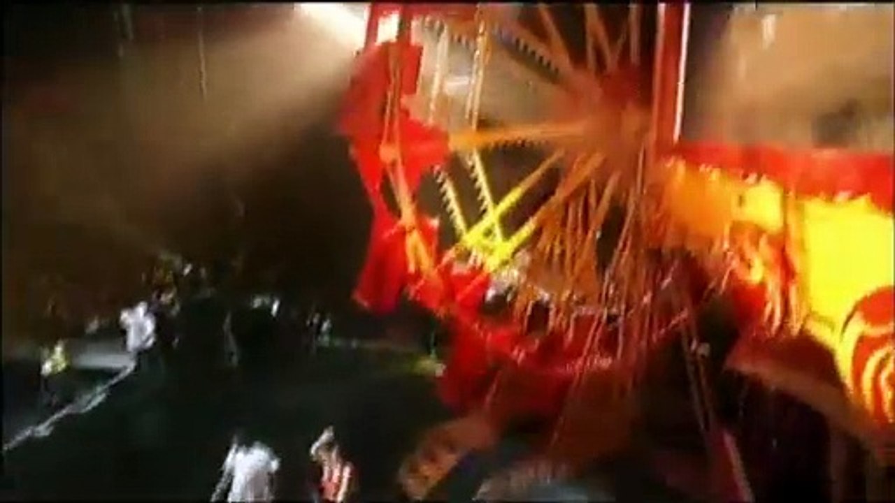 Eminem chante son tube "Without Me" en live