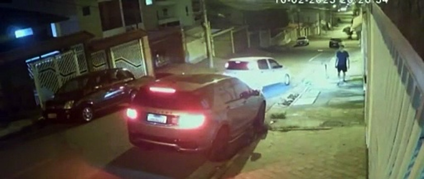 Foragido da Justiça é preso após assaltar cantor Péricles