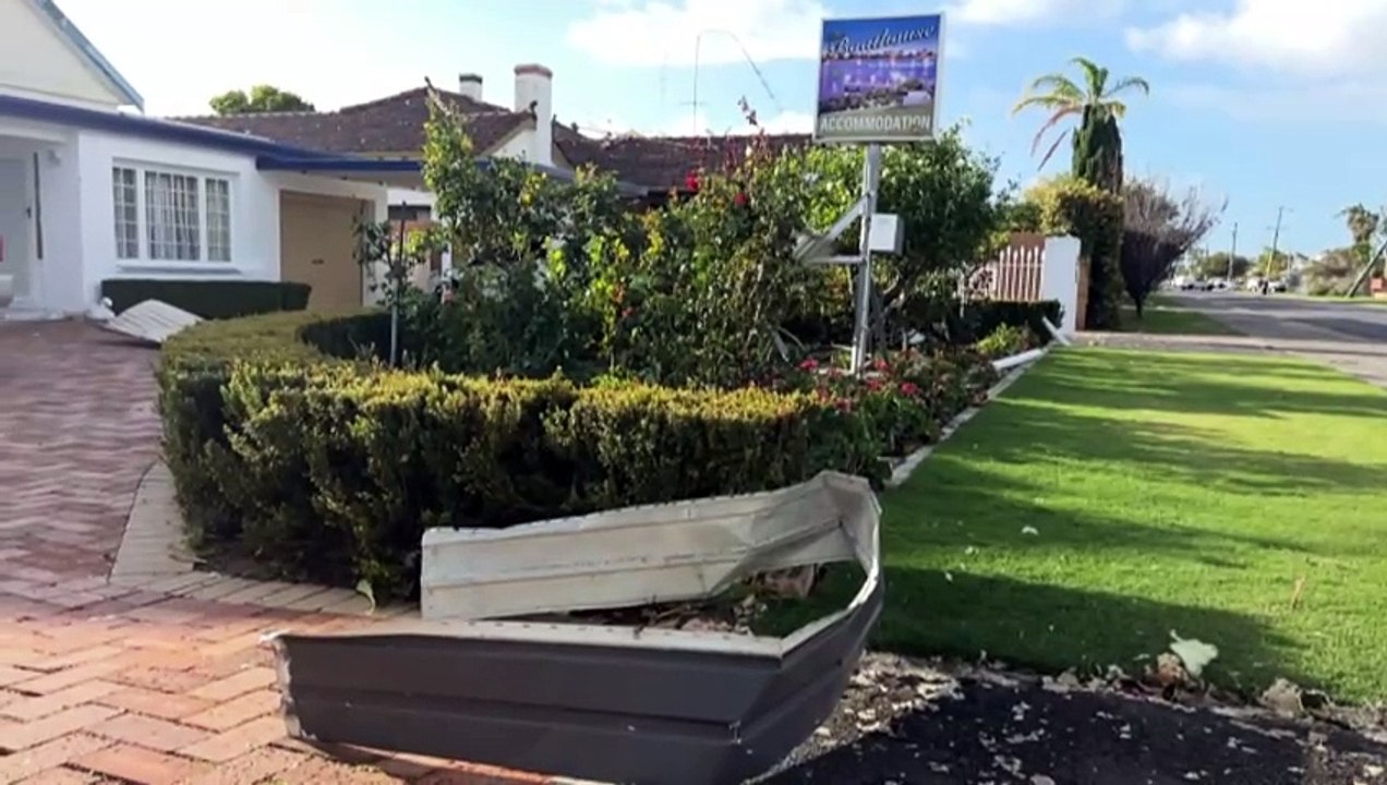 Watch & Act for damaging winds on south-west coast