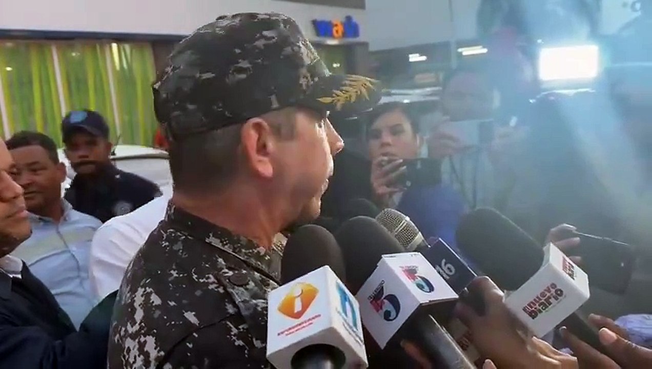 Banco Pupular | Policía realizan levantamiento de cámaras para esclarecer asalto