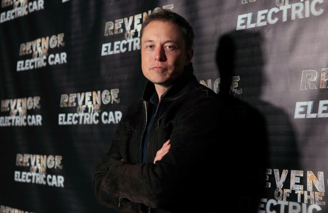 Elon Musk vows to ban iPhones at his companies when Apple adds ChatGPT integration