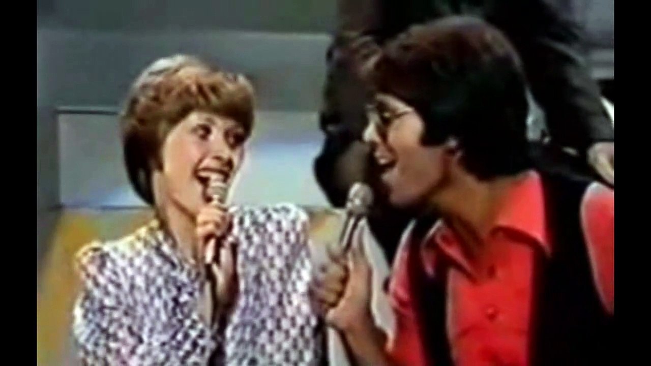 IT ONLY HAPPENS by Cliff Richard & Debra Byrne - live TV performance 1975