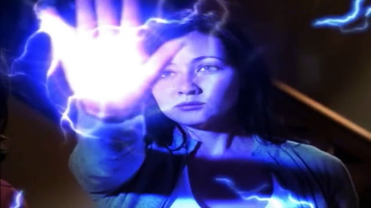 'Hechiceras' - Tráiler oficial en inglés - WB