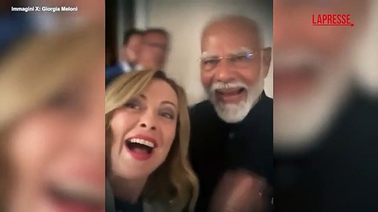 G7, Meloni scherza con Modi: la premier sui social rilancia il «Team Melodi»