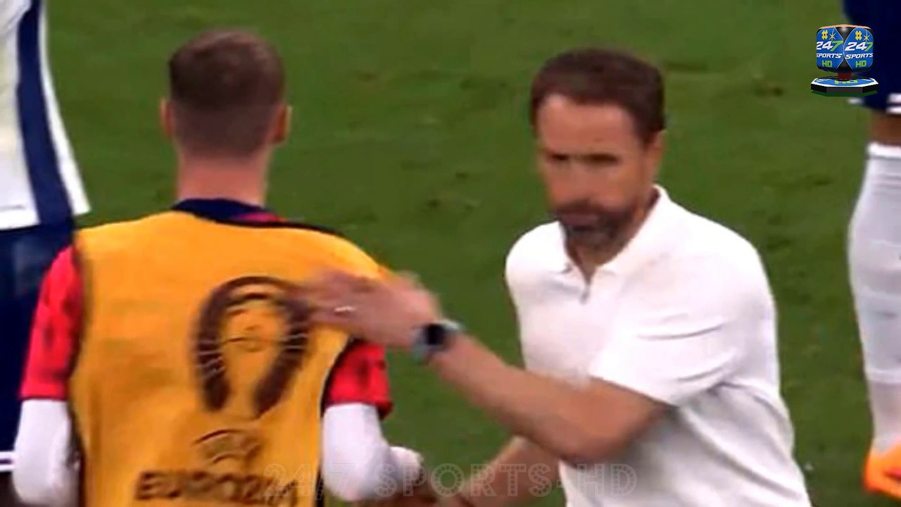 'Doesn't look great': Fans spot awkward moment between Cole Palmer and Gareth Southgate after Chelsea star was an unused substitute in England's draw with Denmark