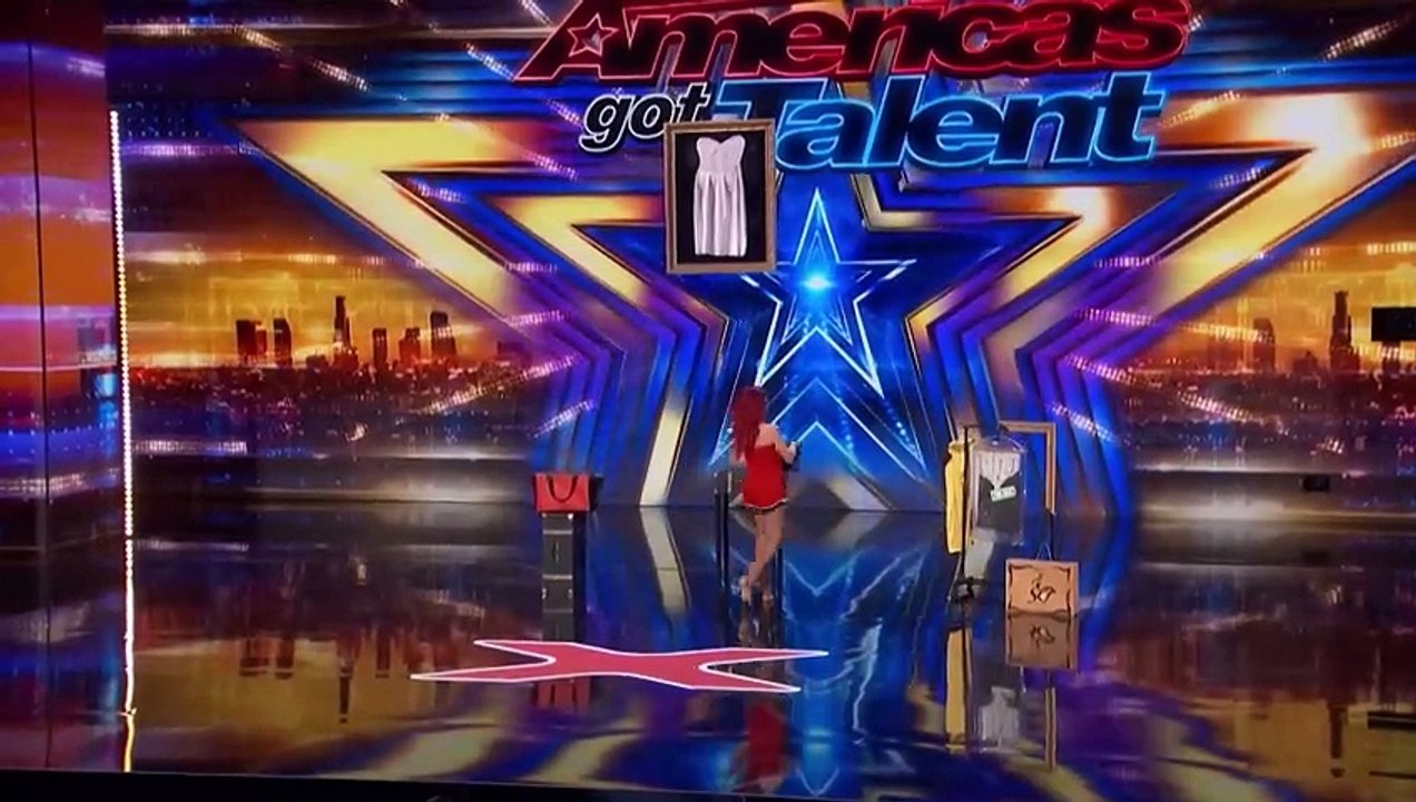Quick Change✨Wizard SURPRISES Judges on America's Got Talent!