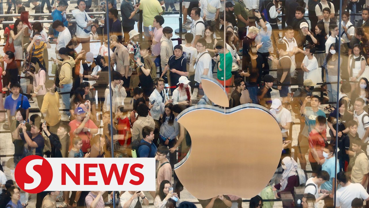 Apple's first store in Malaysia opens to the delight of huge crowds