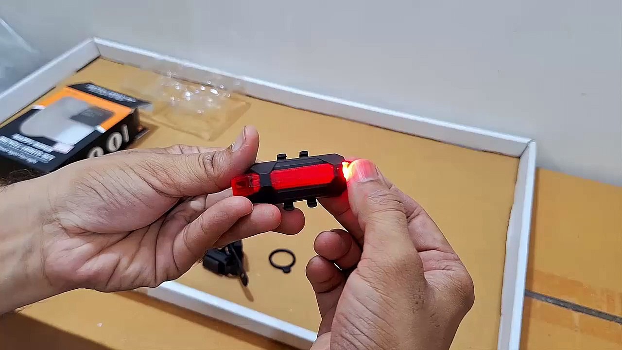 Unboxing and Review of combo Cycle Light With Horn,Cycle Tail Light,Tyre Valve Light