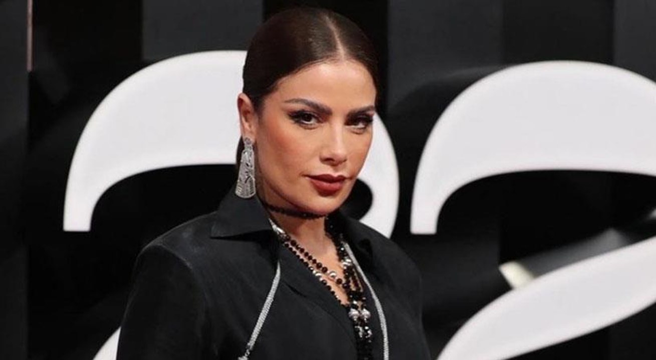 صبا مبارك تلعب على «وتر حساس»