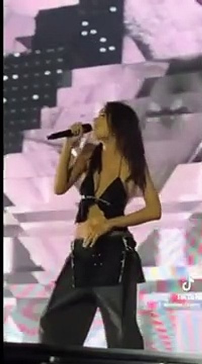 Elodie ospite al concerto di Sferaebbasta a San Siro, ecco il duetto sul brano «Anche stasera»