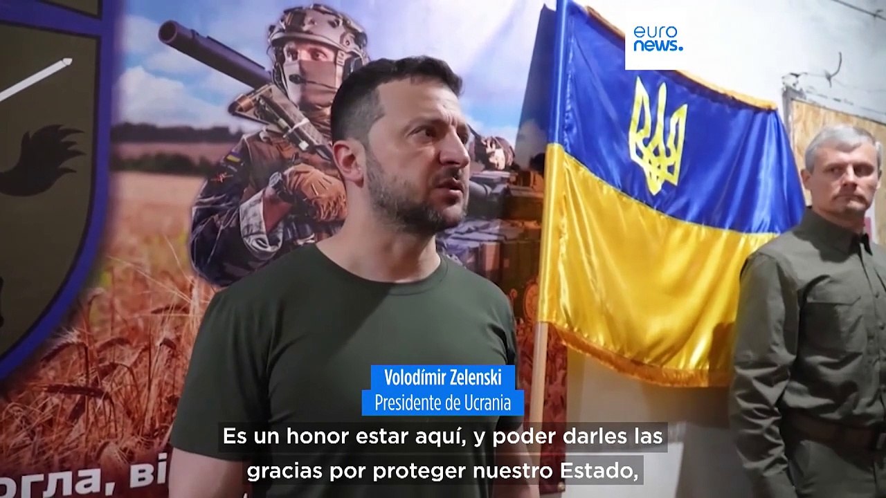 Zelenski visita a las tropas bajo asedio ruso en el frente oriental de Ucrania