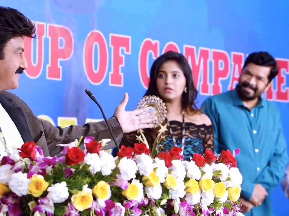 कंपनी के मालिक को देखकर चौंक गई एम्पलाई #southactress #southmovies #suparhitmovies #videooftheday