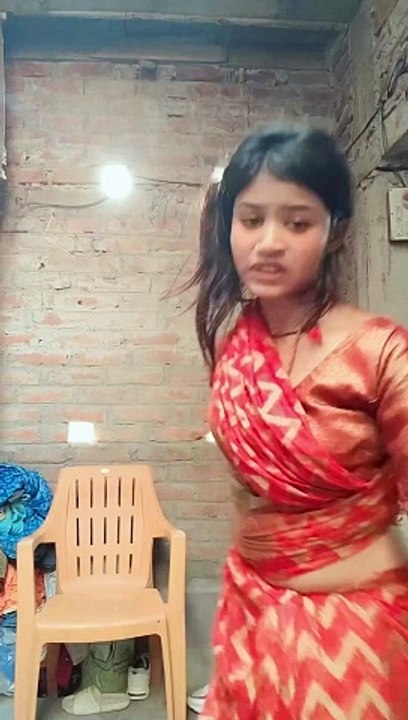 खेसारी लाल का मजेदार गाना: 'ए राजा कहियो माहुर खाके मर जाए' 🎶