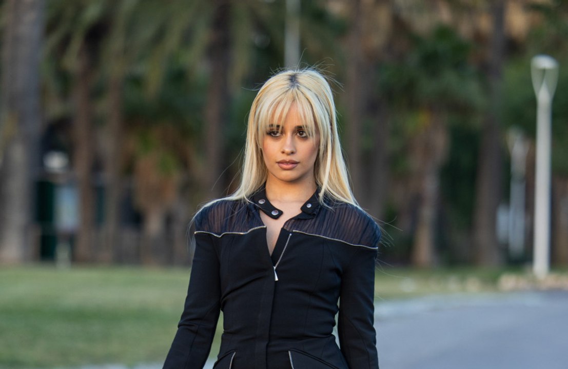 Camila Cabello diz estar 'solteiríssima'