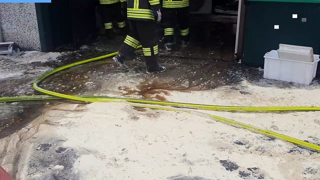 Incendio a Riccione: Guarda il Video dell'Incidente 🔥