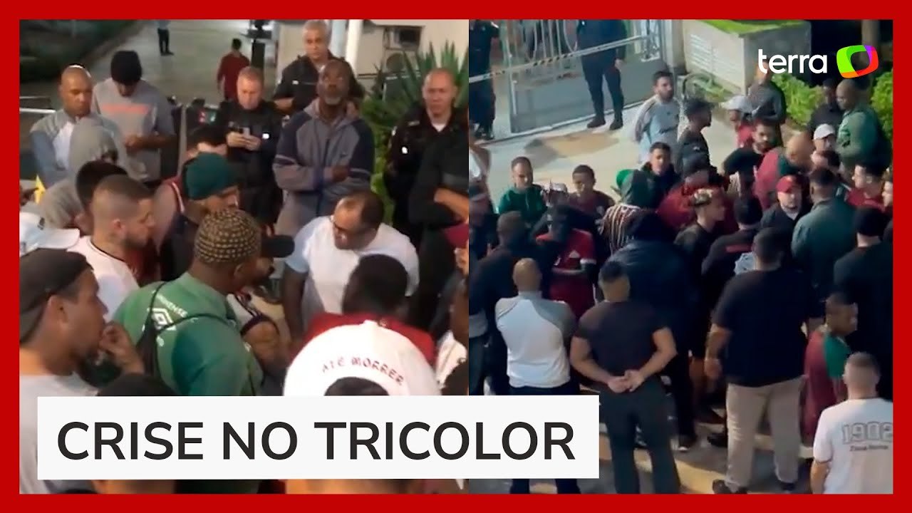 Torcedores do Fluminense invadem sede do clube no RJ