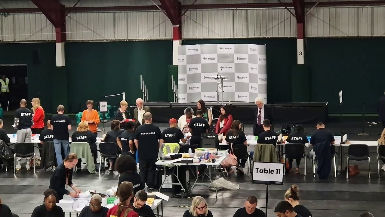 Jeremy Corbyn arrives at Islington count