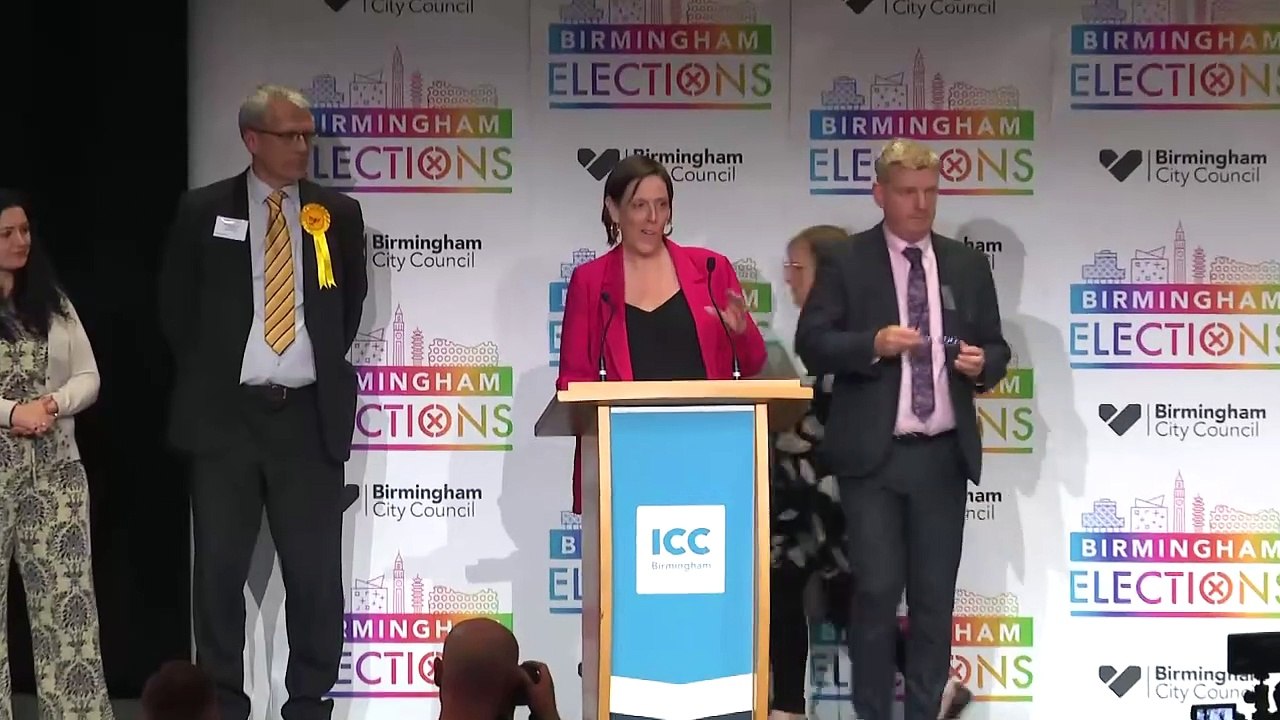 Jess Phillips jeered during acceptance speech