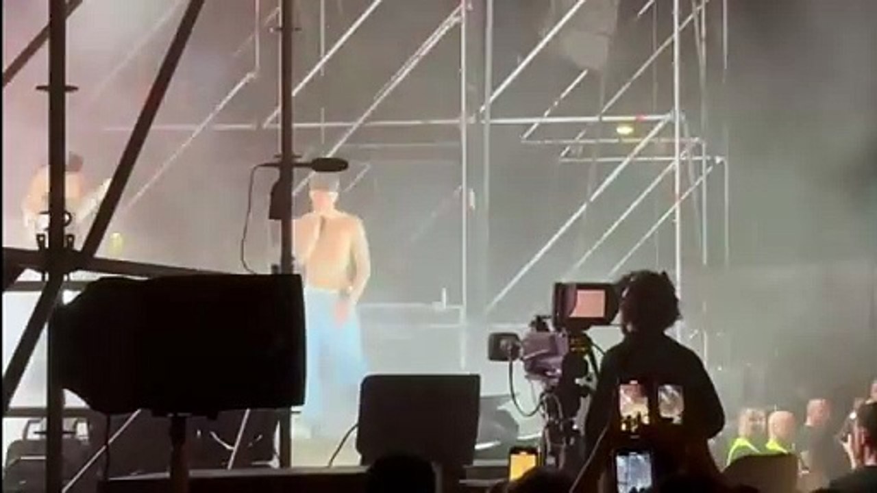 Rimini, il concerto di Blanco inaugura la Notte Rosa