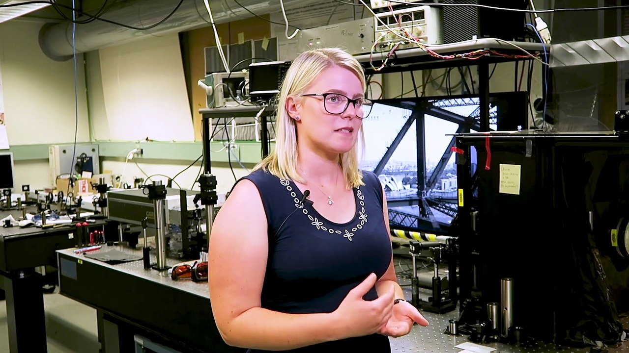 Cleaning Sydney Harbour Bridge with robotic lasers