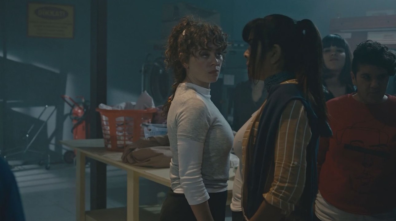 الفناء - الحلقة 52 - مدبلج بالعربية  | Avlu