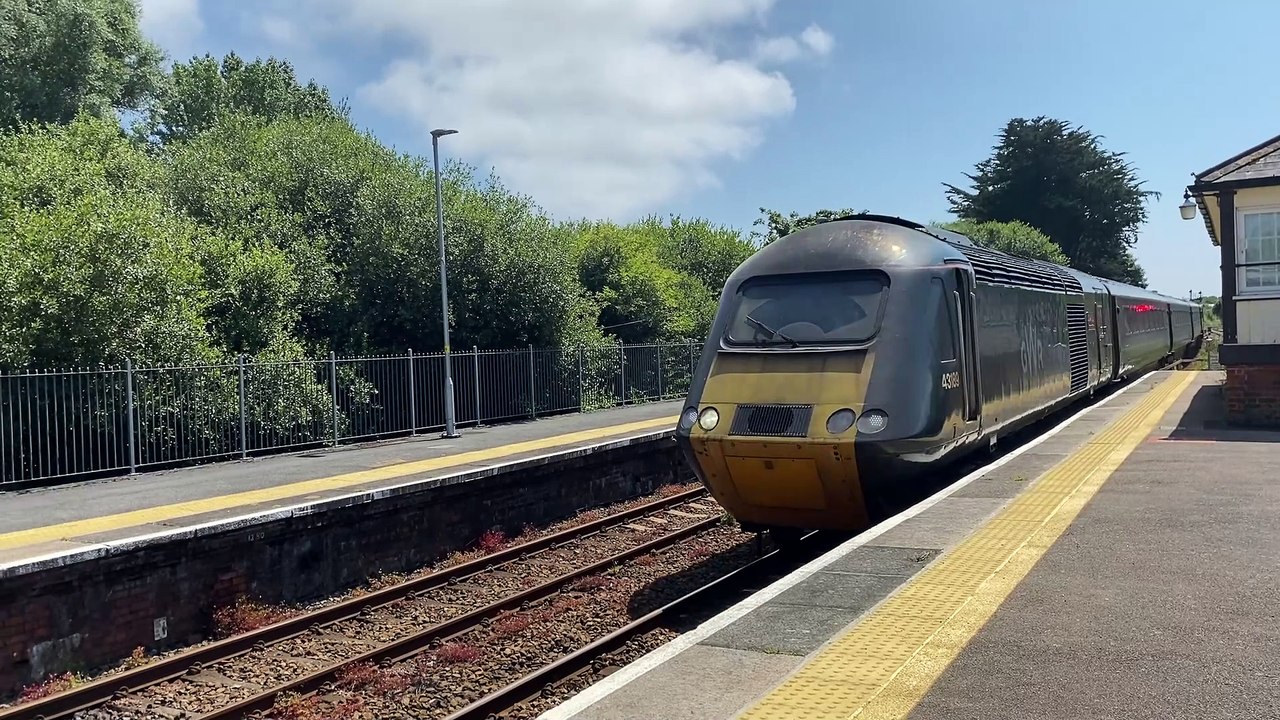 GWR train entering Par station