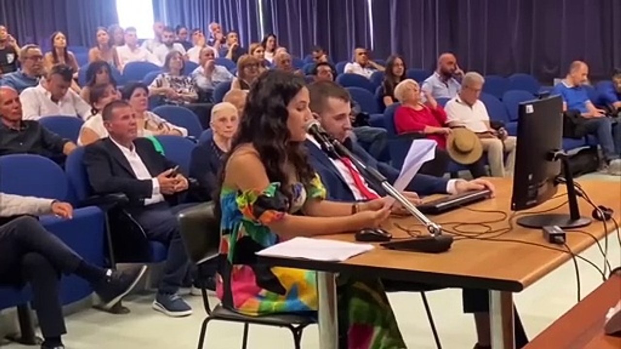 La storia commovente di Gianluca Zanda affetto da una malattia rara, sua cugina gli «presta» la voce per discutere la laurea