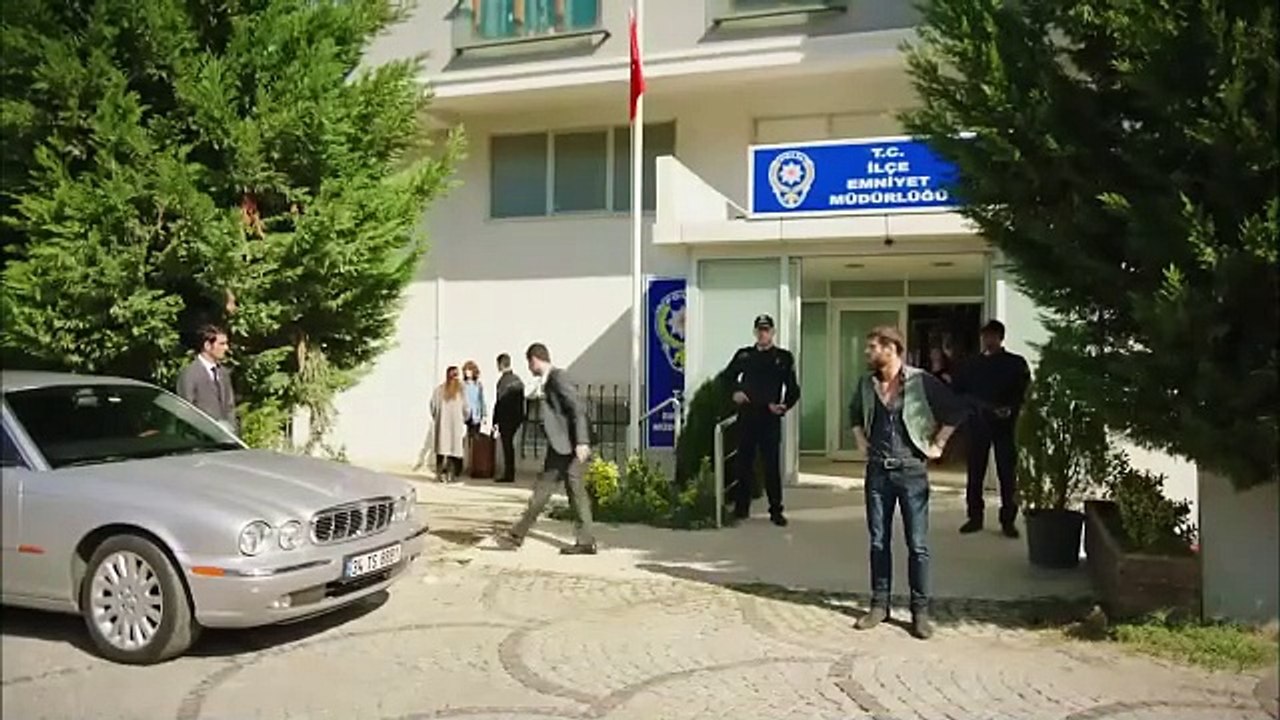 مسلسل ريح مجنونة الحلقة 10 مدبلج