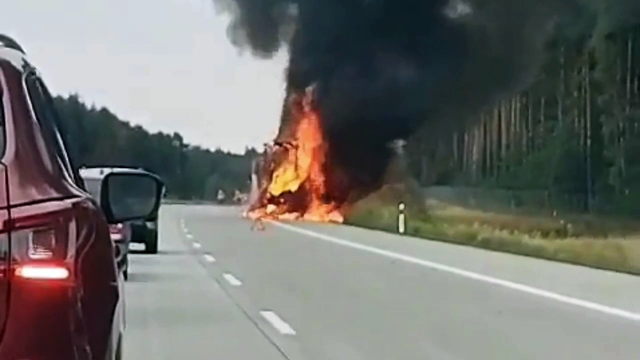 Pożar naczepy na autostradzie A18