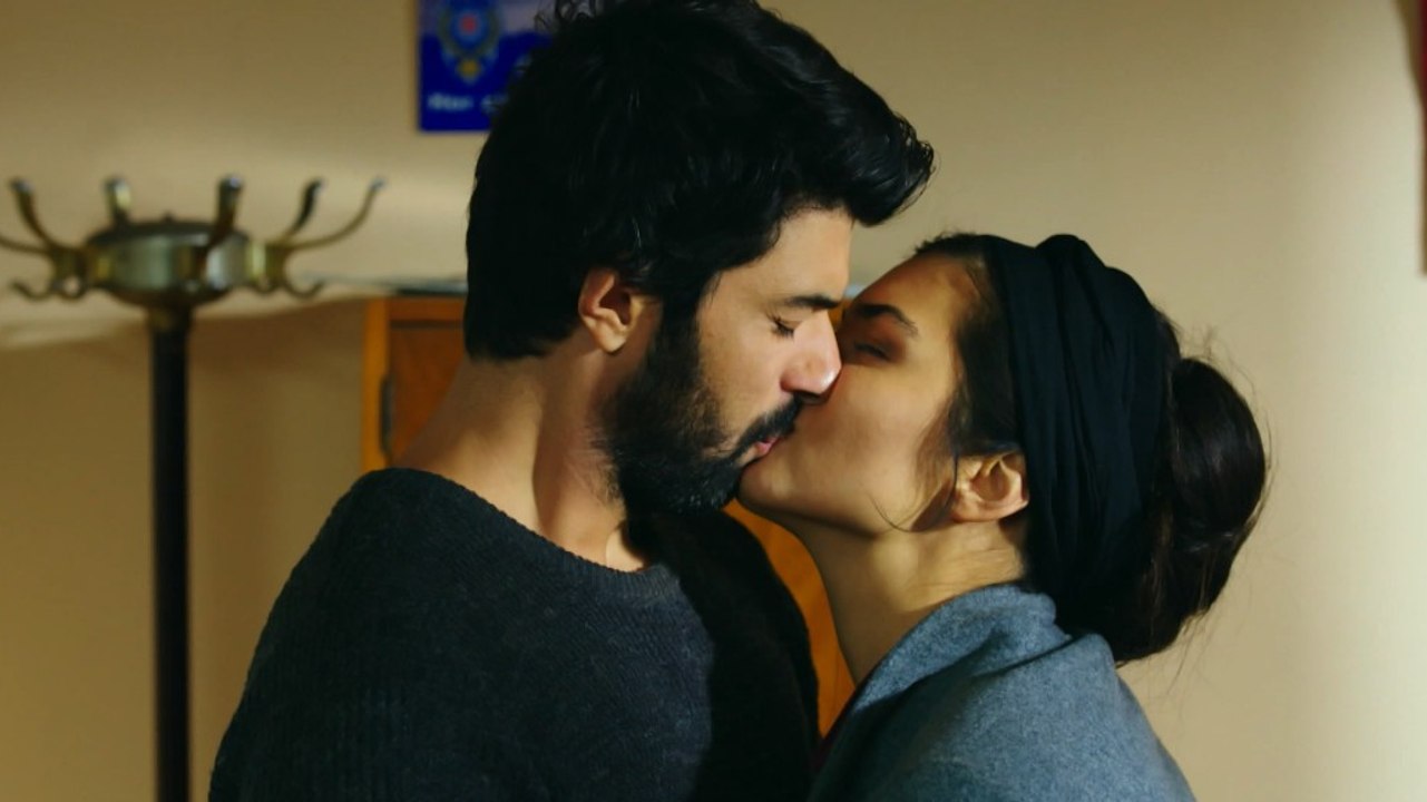 العشق المشبوه - الحلقة 65 - مدبلج بالعربية | Kara Para Aşk