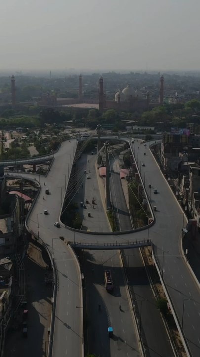 Lahore Lahore aya