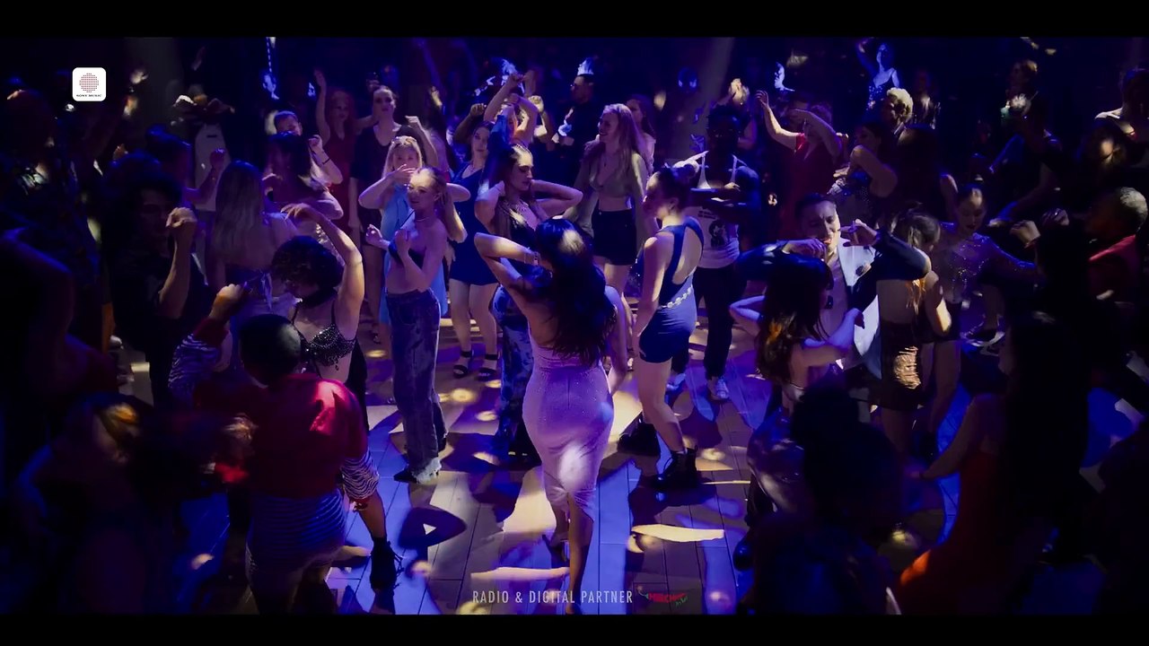 Aaja Oye ｜ Ulajh ｜ Janhvi, Gulshan, Roshan ｜ Shashwat Sachdev, Jasmine Sandlas, Sudhanshu Saria