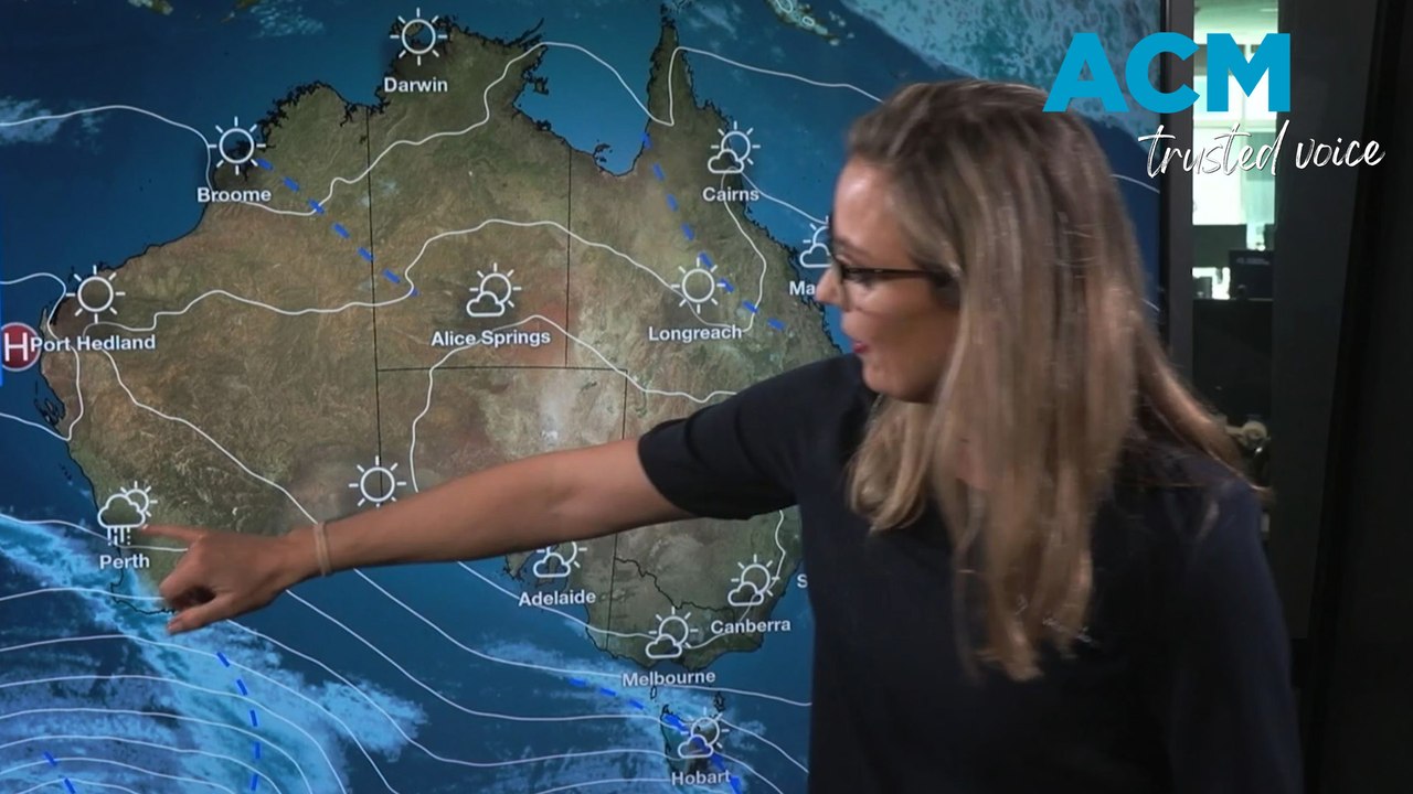 Cloud band moving across eastern Australia
