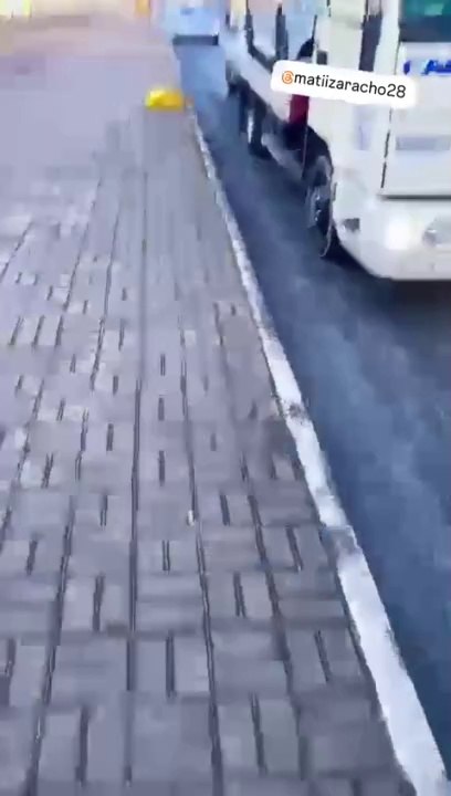 Carro do meio campista atleticano Zaracho é rebocado em BH; veja vídeo