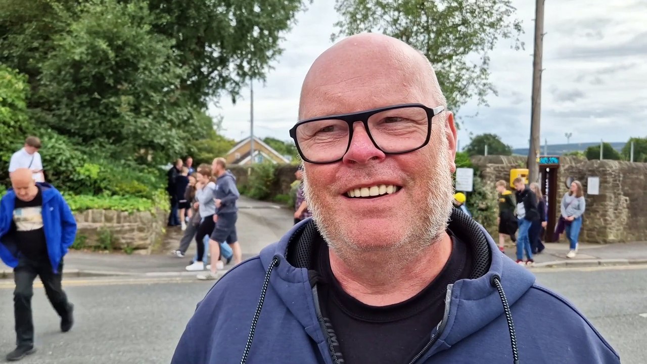 I watched oldest cup contest at oldest ground, Hallam, in Sheffield