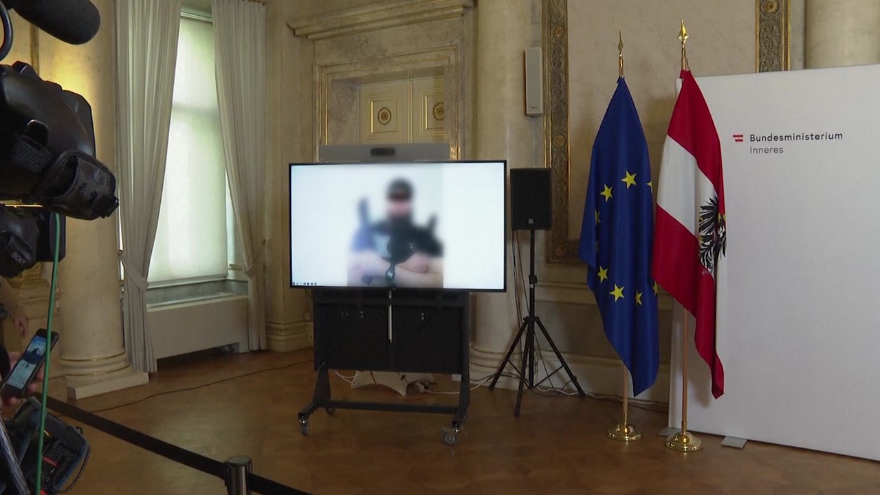 스위프트 공연 테러 모의 2명, IS 추종 10대..."이교도 죽여야" / YTN