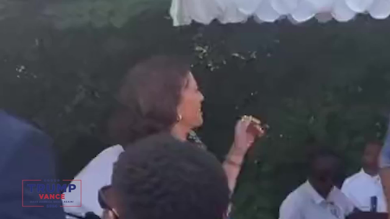 Trump Dancing | The Politics Vlog | Esquire