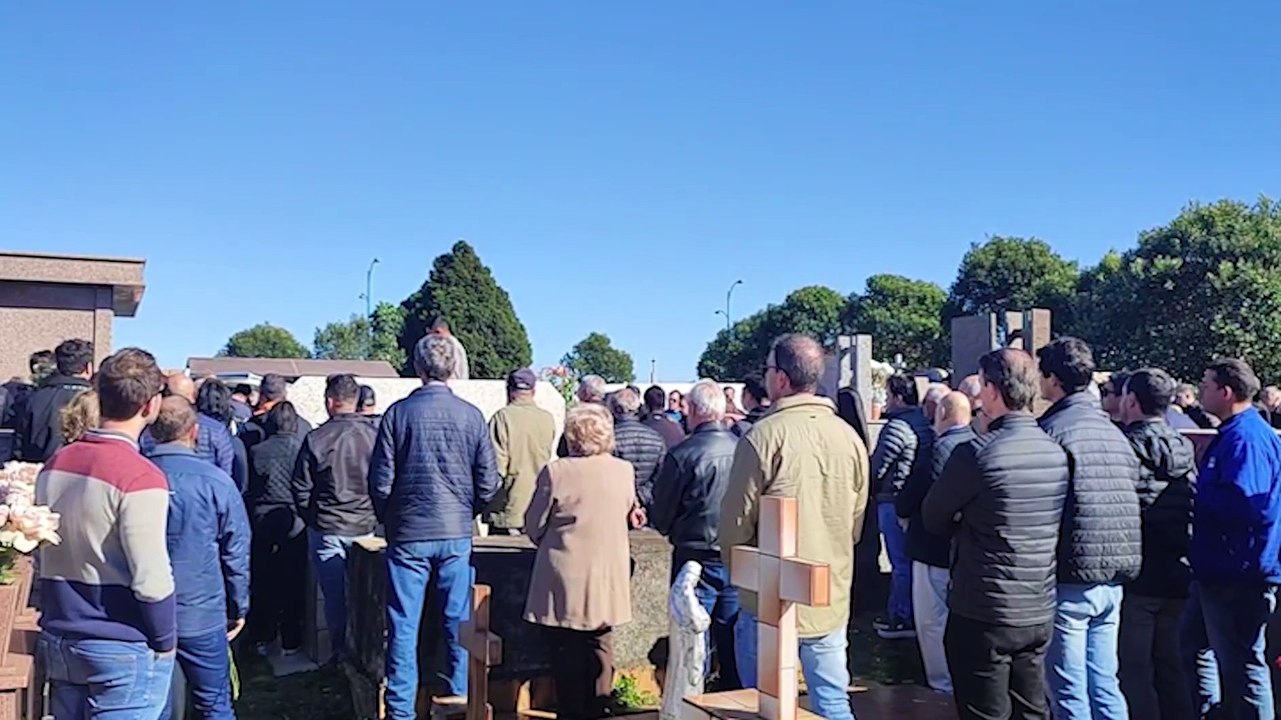 Casal Kharine e Junior Zini é sepultado no Cemitério Central