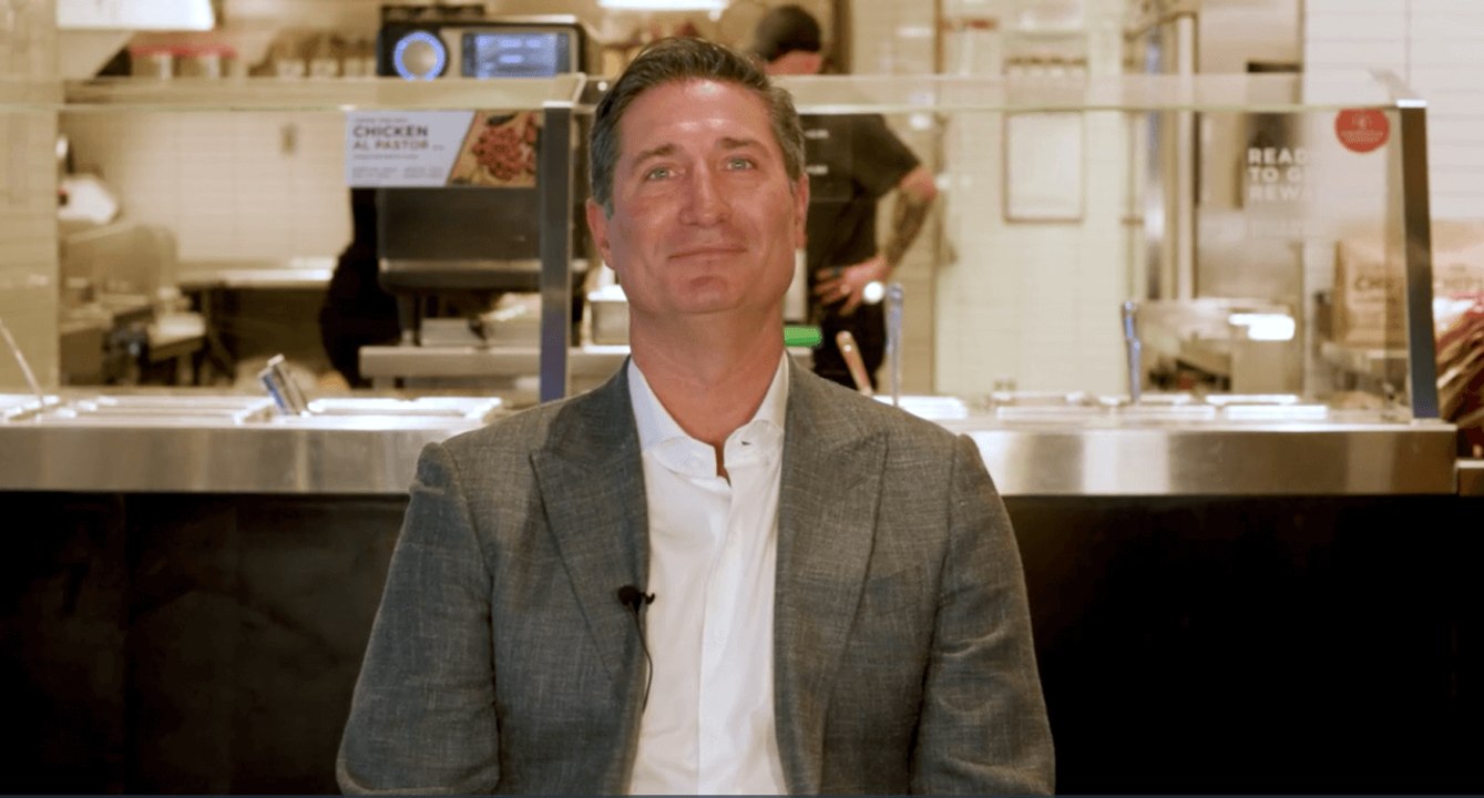 Starbucks' new CEO reveals his best leadership advice after serving as Chipotle's boss