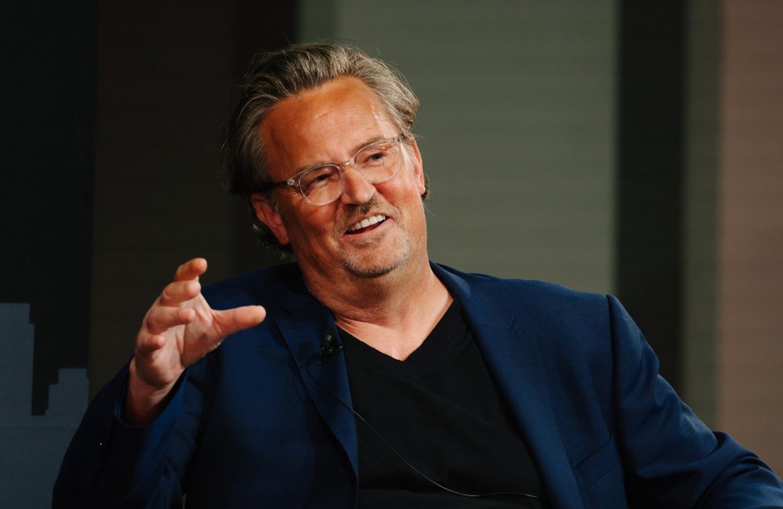 『フレンズ』マシュー・ペリーの死を巡り、5人が逮捕