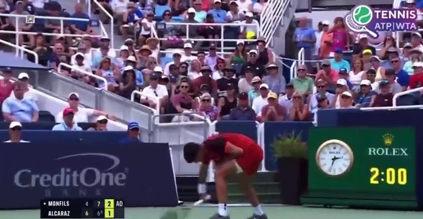 El cabreo nunca visto de Alcaraz: ¡reventó la raqueta!