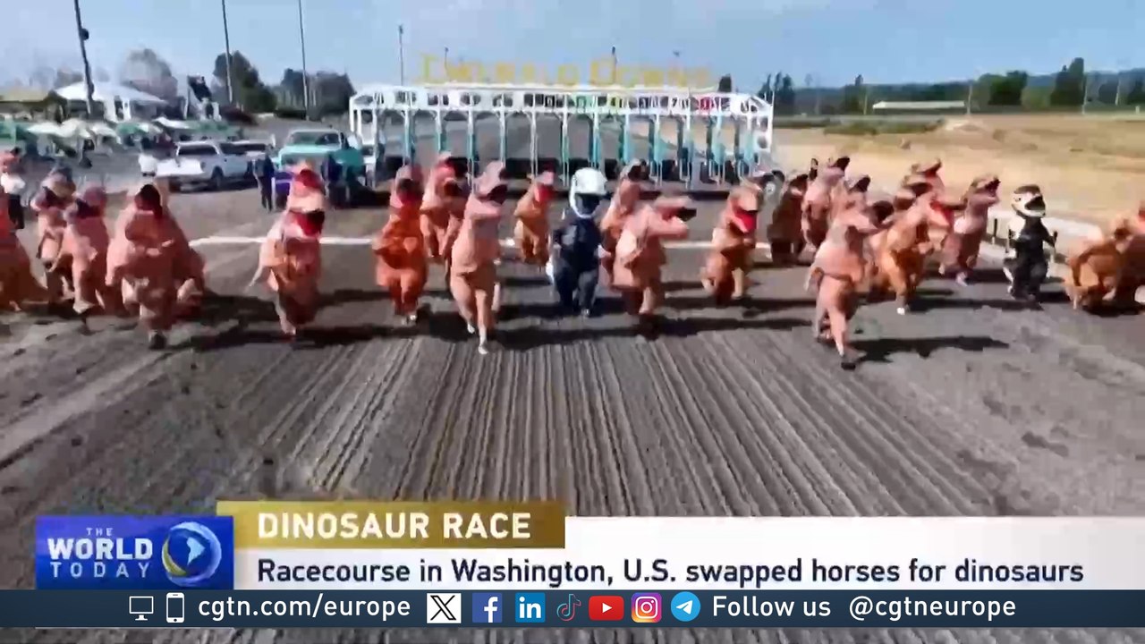 U.S. Racecourse swaps horses for…Dinosaurs?!