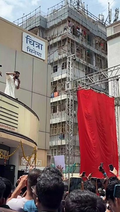 Vicky Kaushal unveils his look of chhatrapati sambhaji Maharaj in #chhaava with all his fans.