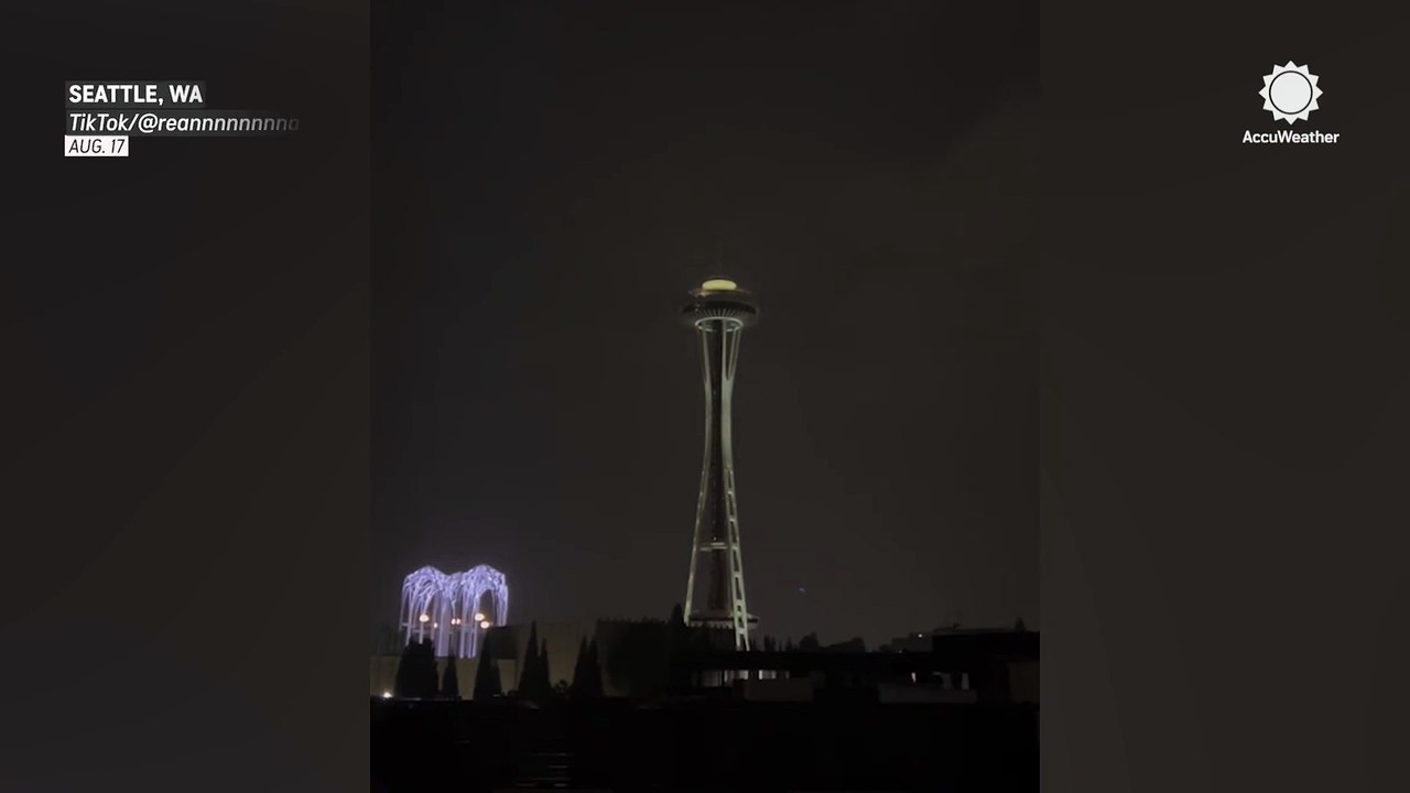 Seattle's iconic Space Needle struck by lightning