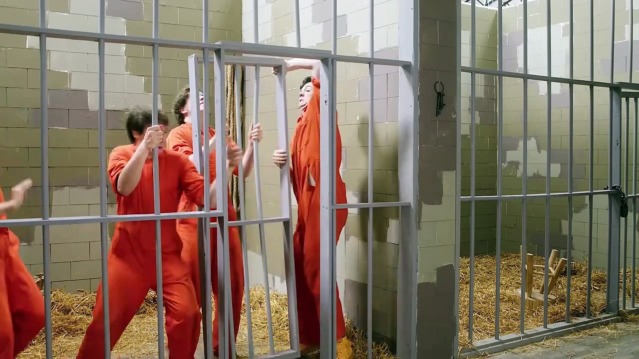 Escape The Prison - Roblox Game In Real Life