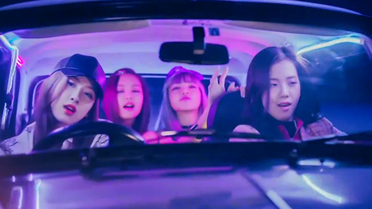블랙핑크 데뷔곡 '휘파람' 뮤비, 9억 조회 수 돌파 / YTN