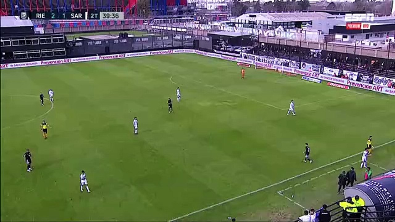¡Insólito momento entre Riestra y Sarmiento!